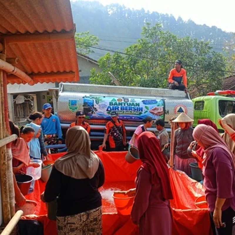 Warga Terdampak Kekeringan Terima Penyaluran 68 Ribu Liter dari Ansor-Banser Kebumen
