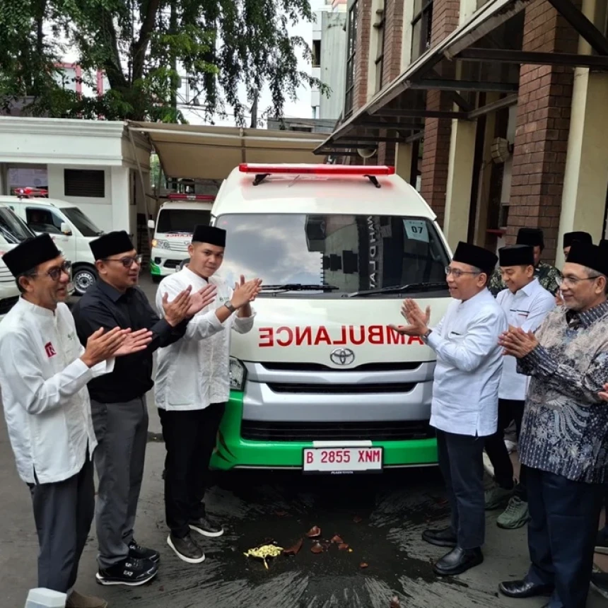 Melalui PBNU, YANMU Salurkan 11 Ambulans dan 1.000 Al-Quran untuk PWNU dan PCNU