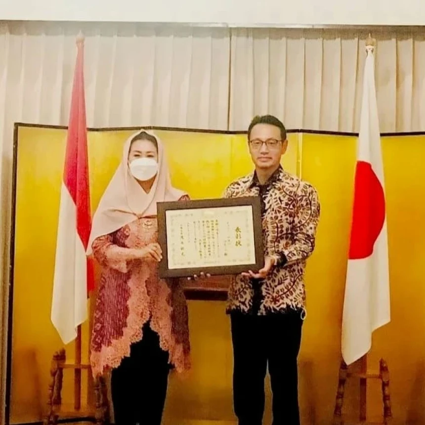 Yenny Wahid Terima Penghargaan dari Pemerintah Jepang