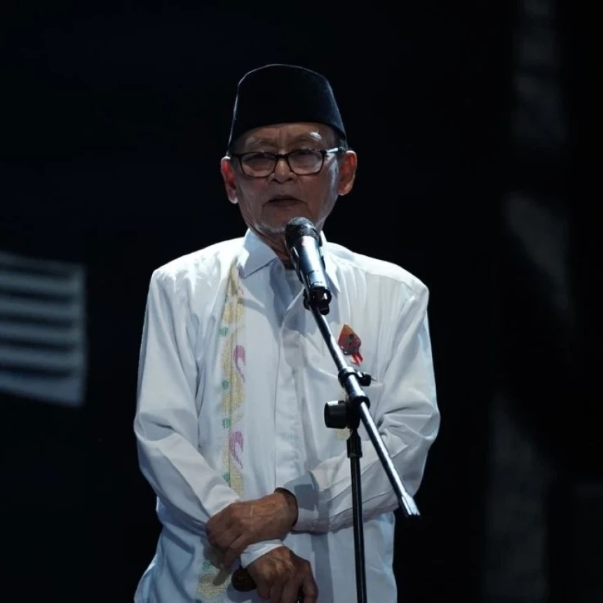 Lewat Syair, Zawawi Imron Sebut Pahlawan menurut Gus Dur Tidak Hanya Guru, tapi Juga Petani dan Nelayan