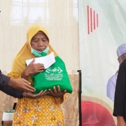 Bersama Mahasiswa, LAZISNU di Malang Bagikan Bantuan Paket Sembako