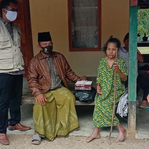 Peduli Warga Kurang Mampu, Pemkab Bangkalan Salurkan Sembako