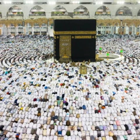 Khutbah Idul Adha: Hikayat Nabi Ibrahim dalam Haji dan Kurban