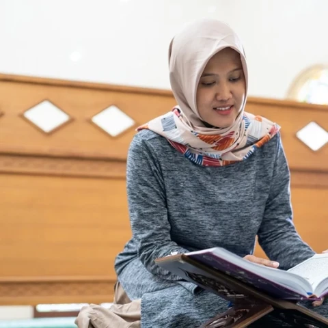 Khutbah Jumat: Ramadhan Momentum Biasakan Diri Rajin Baca Al-Qur’an