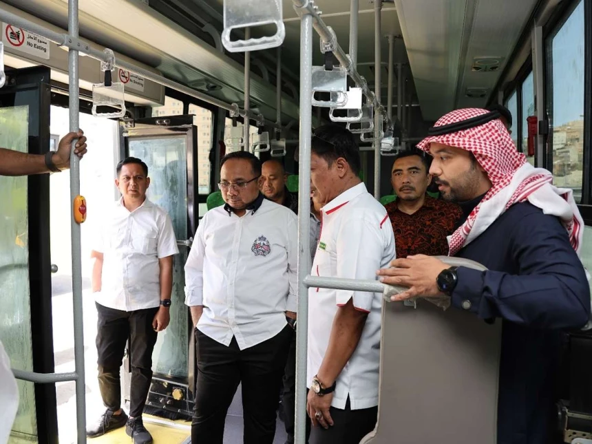Menag RI Cek Kelayakan Bus Jamaah Haji di Terminal Syib Amir Makkah