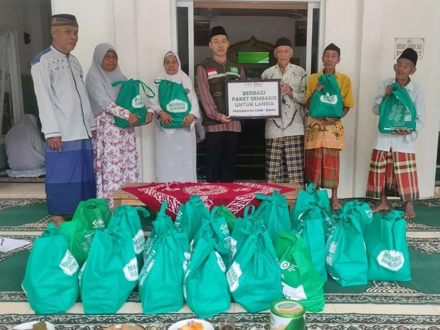 NU Care-LAZISNU dan Majelis Telkomsel Taqwa Bagikan Sembako untuk Lansia Dhuafa di Kulon Progo