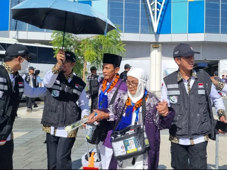 Kloter Pertama 393 Jamaah Haji Indonesia Tiba di Madinah