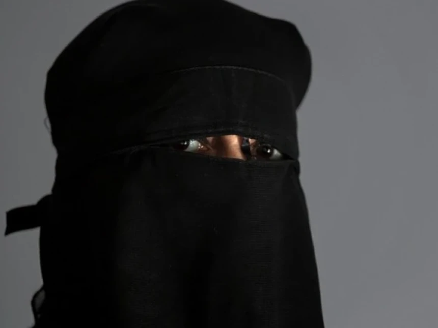Dekrit Baru Taliban Wajibkan Perempuan Afghanistan Memakai Burqa