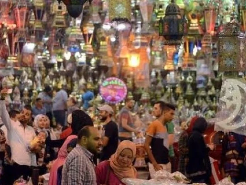 Tradisi Lampu Fanus Hiasi Malam Ramadhan di Mesir