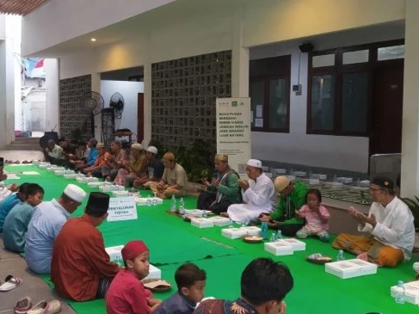 LAZISNU Rutin Salurkan Menu Buka Puasa Senin-Kamis bagi Jamaah Masjid Luar Batang