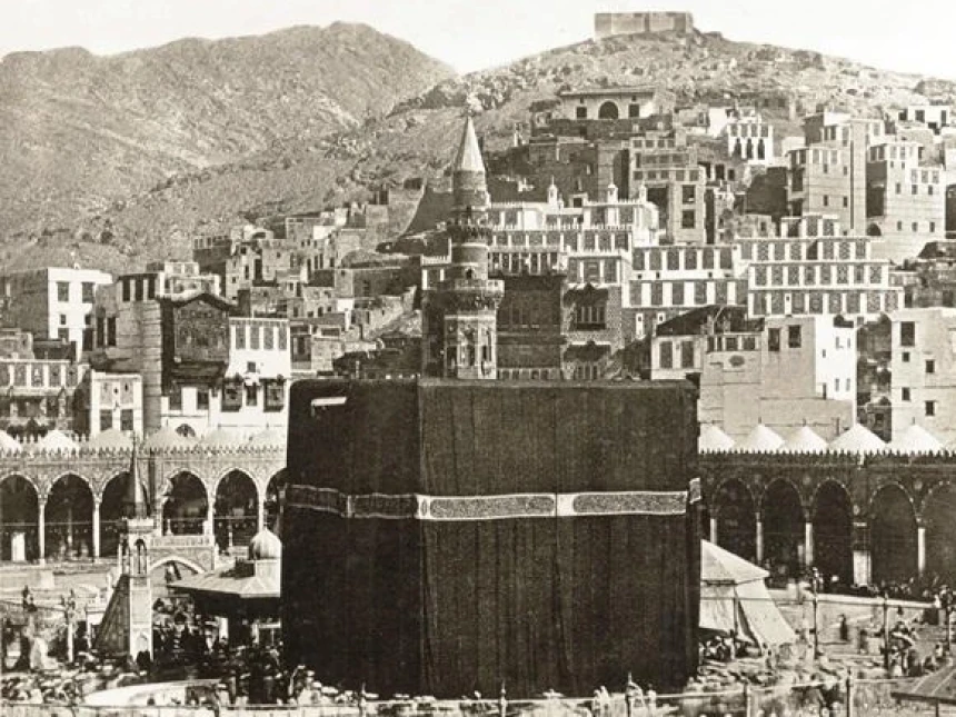 Memfoto-foto Kaligrafi Ka'bah, Masjidil Haram, dan Masjid Nabawi