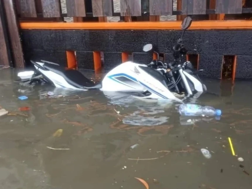 Banjir Rob Ancam Pesisir Jakarta 25-29 April, LPBINU Imbau Warga Matikan Aliran Listrik hingga Amankan Dokumen Berharga