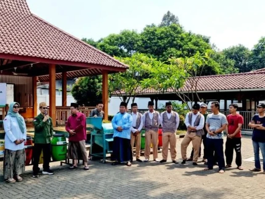 Santri Al-Hamid Jakarta Timur Terus Aplikasikan Program Pesantren Hijau