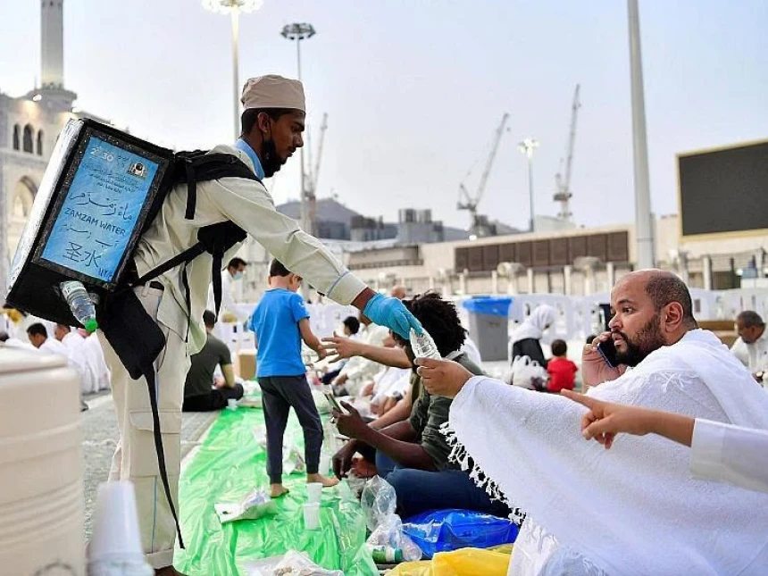 Delapan Juta Liter Zamzam Habis selama 10 Hari Ramadhan di Masjidil Haram