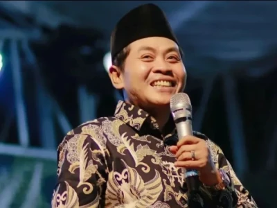 KH Anwar Zahid Ungkap Pentingnya Silaturahim dan Hormat Orang Tua