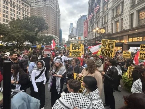 Ribuan Massa Unjuk Rasa di Manhattan, Kecam Agresi Israel ke Gaza dan Lebanon