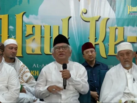 Gus Mus Kenang KH Noer Muhammad Iskandar sebagai Sosok yang Selalu Memuliakan Tamu