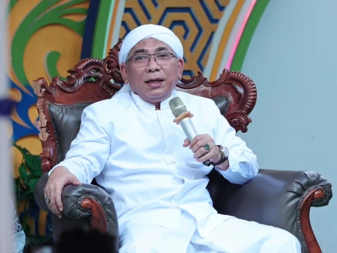 Gus Yahya Ajak Jamaah yang Hadiri Haul Ke-21 KH Cholil Bisri Niatkan Cari Keberkahan Ulama