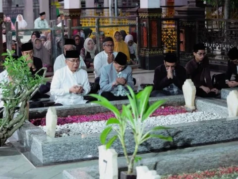 Usai Silaturahmi ke Lirboyo, Gus Yahya Ziarah ke Tebuireng dan Denanyar