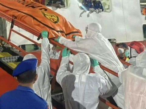 Tiga Jasad Korban KM Virgo Transport 8 Ditemukan di Dalam Kapal