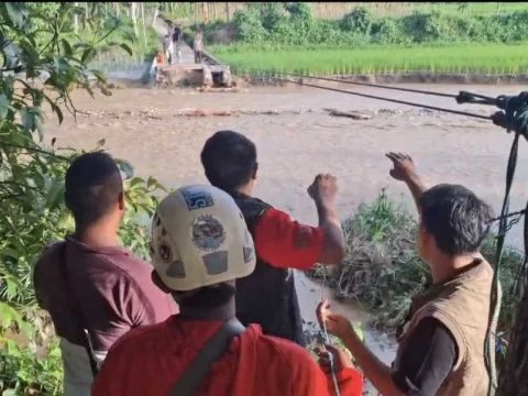 Cerita Relawan di Sumbar Terobos Medan Ekstrem untuk Antar Bantuan ke Daerah Terisolasi