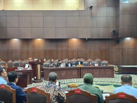 Pemohon Uji UU Peradilan Militer Ajukan Hak Ingkar terhadap Adies Kadir, Ketua MK Beri Penjelasan