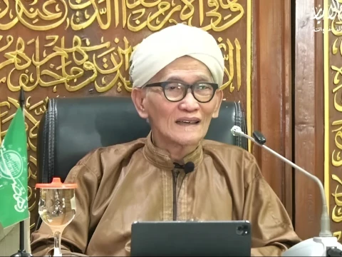 KH Miftachul Akhyar Jelaskan Dalil Larangan Gelas dan Piring Berbahan Emas-Perak