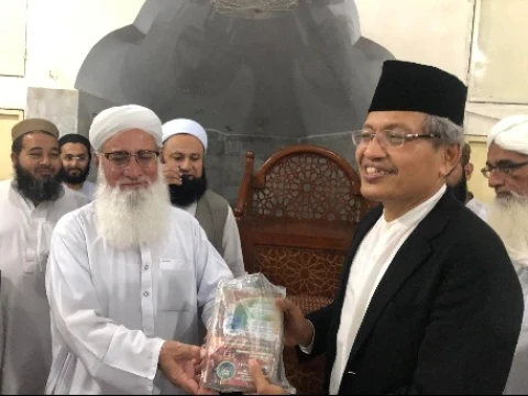 Gus Ulil Sebut Kurikulum Pesantren di Indonesia dan Madrasah di Pakistan Sama