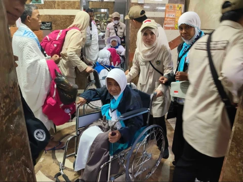 Gelombang Awal Perpindahan Haji: Ribuan Jamaah Indonesia Bergerak dari Madinah ke Makkah