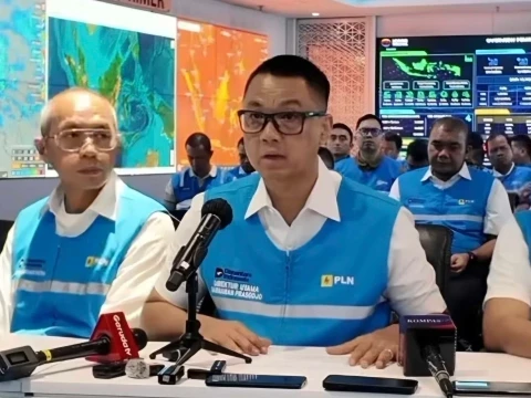 PLN Sebut Padam Listrik di Pulau Sumatra Disebabkan oleh Cuaca Buruk