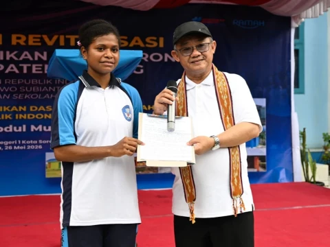 Kualitas Pembelajaran Terus Didorong, Mendikdasmen Revitalisasi Sekolah di Sorong