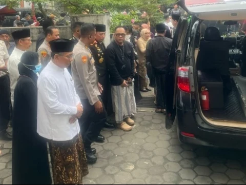 Ketum PBNU, Ketua MPR, Kapolri, dan Menteri PPPA Melayat Kiai Adib