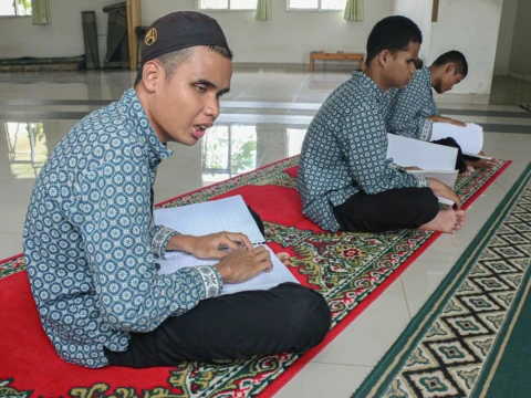 Pesantren Tunanetra Raudlatul Makfufin Cerahkan 'Pandangan' Difabel Netra