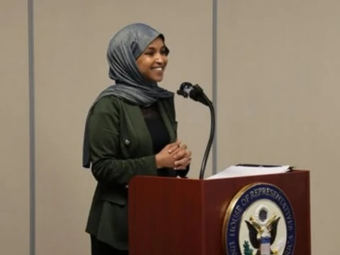 Politisi Muslimah Ilhan Omar Raup Suara Terbanyak di Pemilihan Pendahuluan Minnesota AS