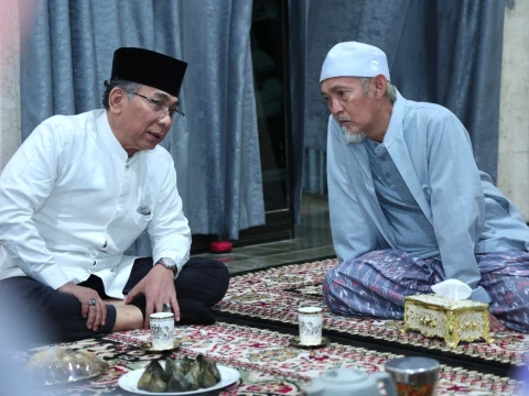 Terima Kunjungan Gus Yahya, Kiai Kafabih Lirboyo Sampaikan Pesantren Harus Turun Tangan agar NU Lebih Baik