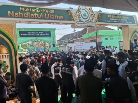 Massa Aksi Masuki Arena, Sidang Pleno IV Muktamar Ke-35 NU Terhenti