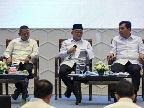 Kemendikdasmen Revitalisasi 55 Ribu Sekolah dan Beri Tunjangan Ratusan Ribu Guru