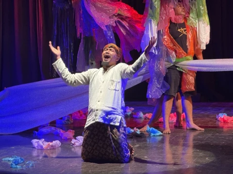 Teater Ubruk dari Banten Angkat Isu Sampah Plastik di Festival Internasional Pakistan