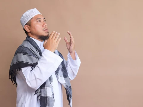 Tata Cara Memakai Serban Saat Shalat yang Benar 