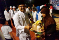 PKL Alun-alun Jombang Santuni 300 Anak Yatim