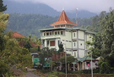 Pondok Pesantren dan Sanad Keilmuan Islam Nusantara