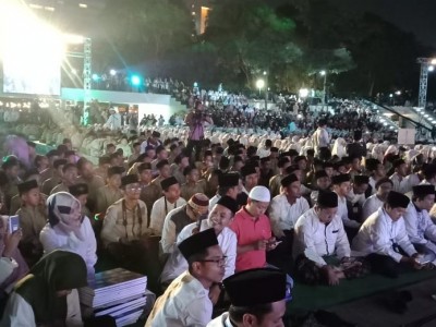 Hadiri Malam Santriversary, Ribuan Santri Padati Lapangan Banteng