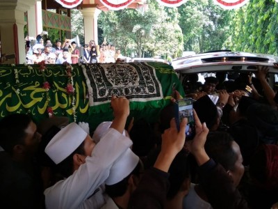 Doa Memasukkan Jenazah ke Dalam Kubur