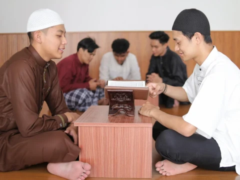 Fenomena Kajian Agama Berbayar, Bagaimana Hukumnya?