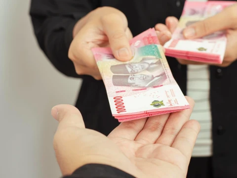 Jangan Biarkan Uang Menentukan Pemimpin: Pesan Al-Qur’an tentang Bahaya Money Politics