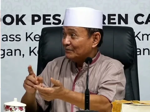 Buya Syakur Yasin, Ulama Lokal yang Mengglobal