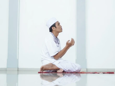 Khutbah Jumat: Menjaga Hati dari Iri kepada Nikmat Orang Lain
