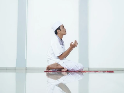 Khutbah Jumat: Hati Merasa Jauh dari Allah, Apa yang Harus Dilakukan?