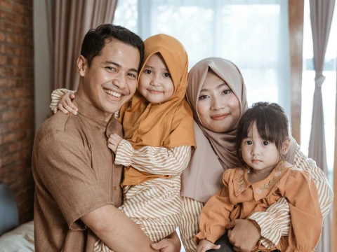 Kajian Hadits: Batas Taat kepada Orang Tua dalam Islam