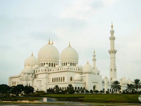 Bolehkah Masjid Wakaf Dialihfungsikan Menjadi Tempat Usaha? Ini Tinjauan Fiqih